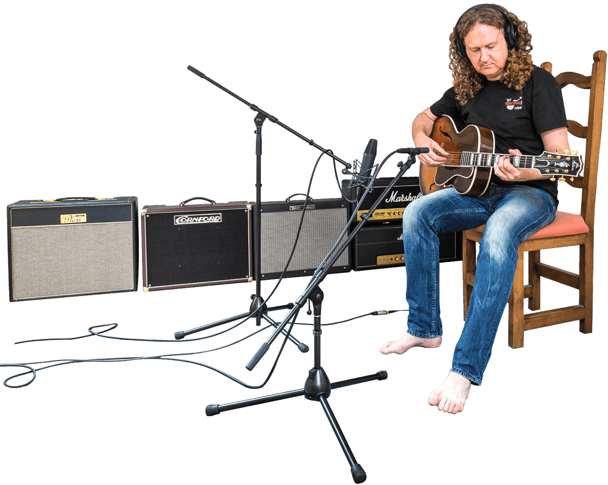 Guitarist Dave Holmes